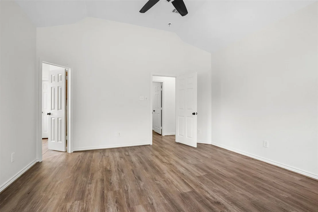 Photo of 15690 Corinthian Way
