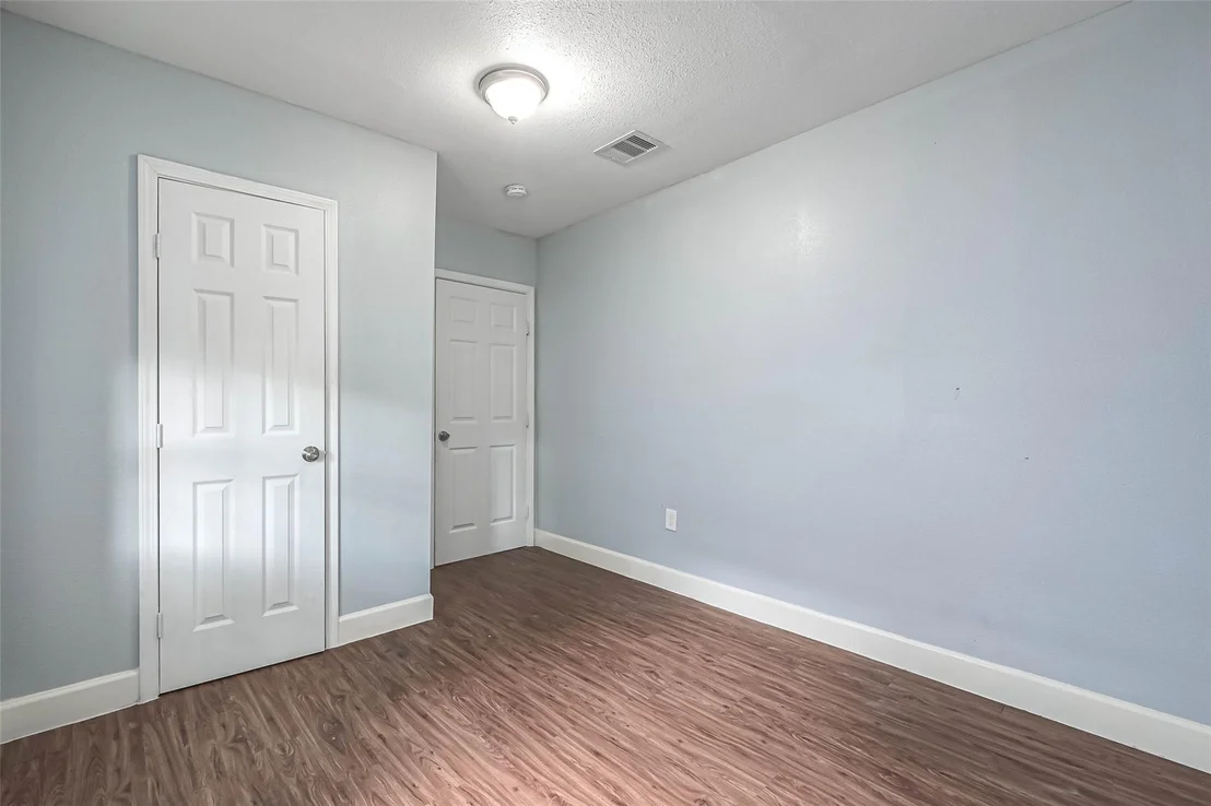 Photo of 8129 Barkley Street