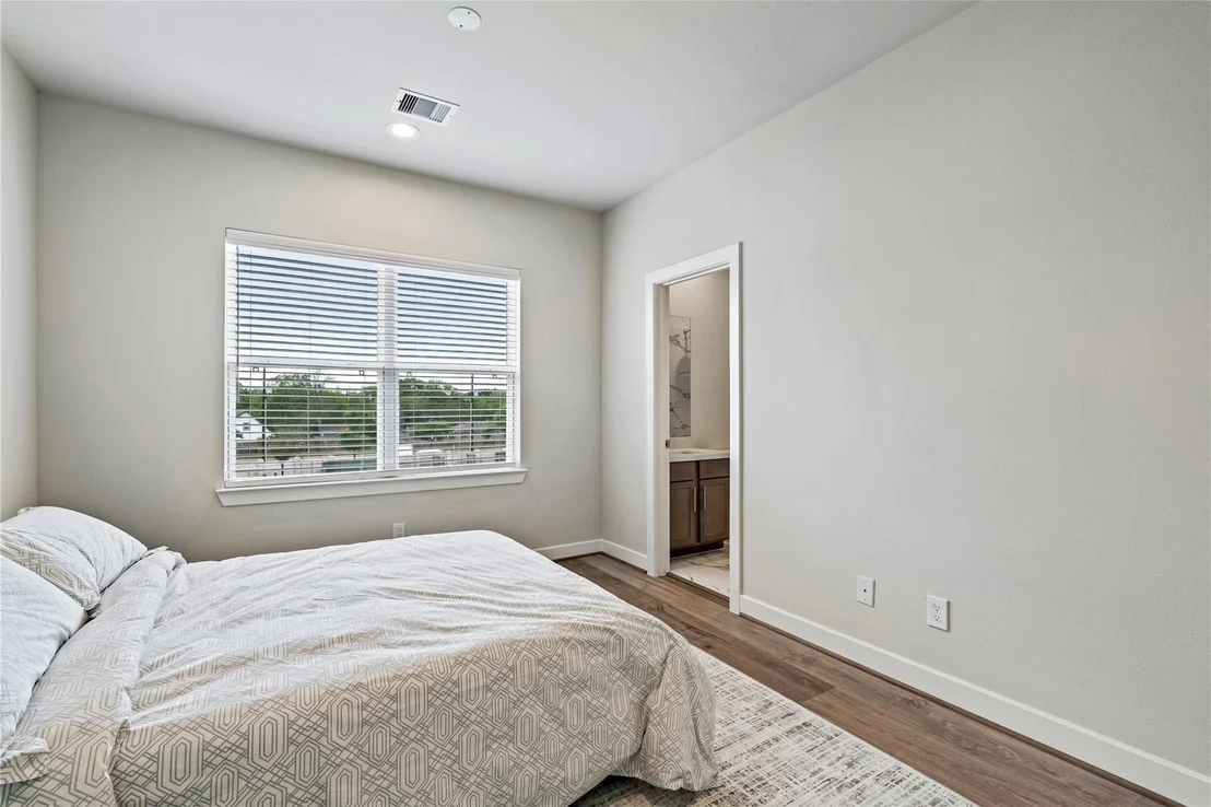 Photo of 3916 Willowbend Point Drive