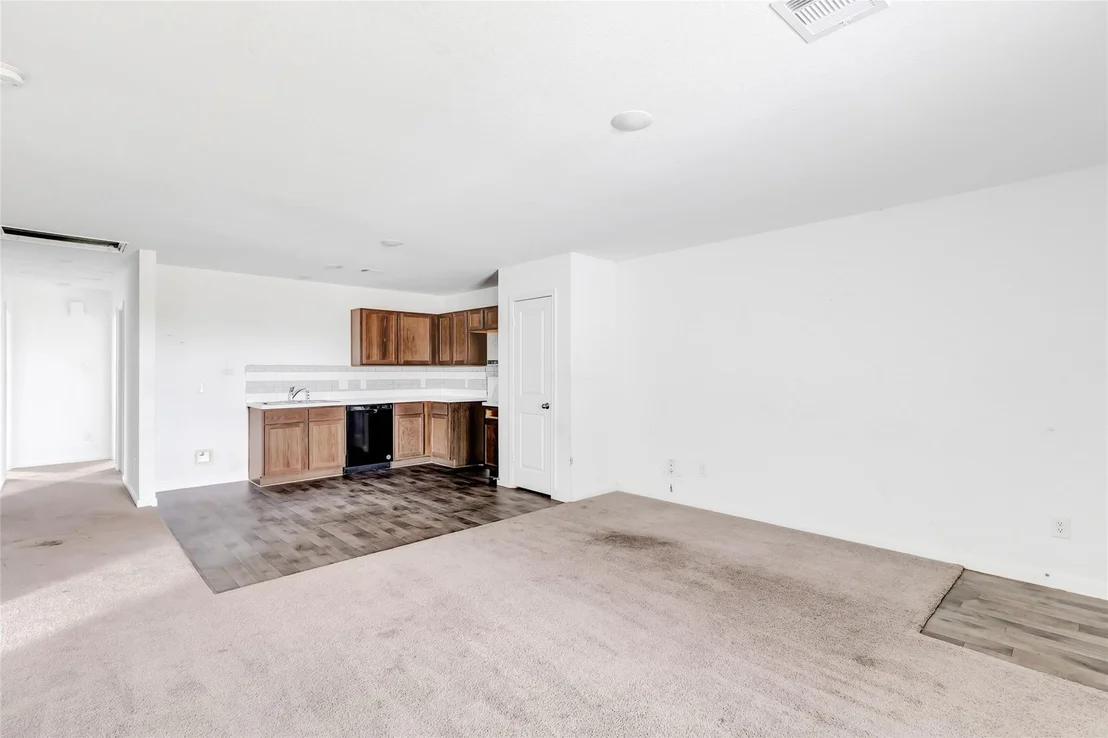 Photo of 830 Road 5501
