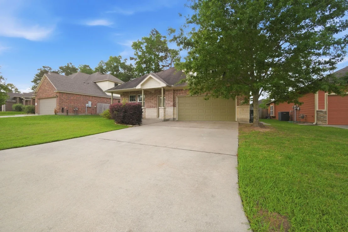 Photo of 984 Arbor Glen