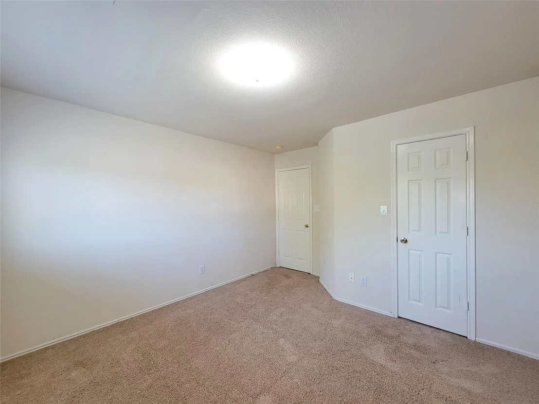 Photo of 5746 Roehampton Court