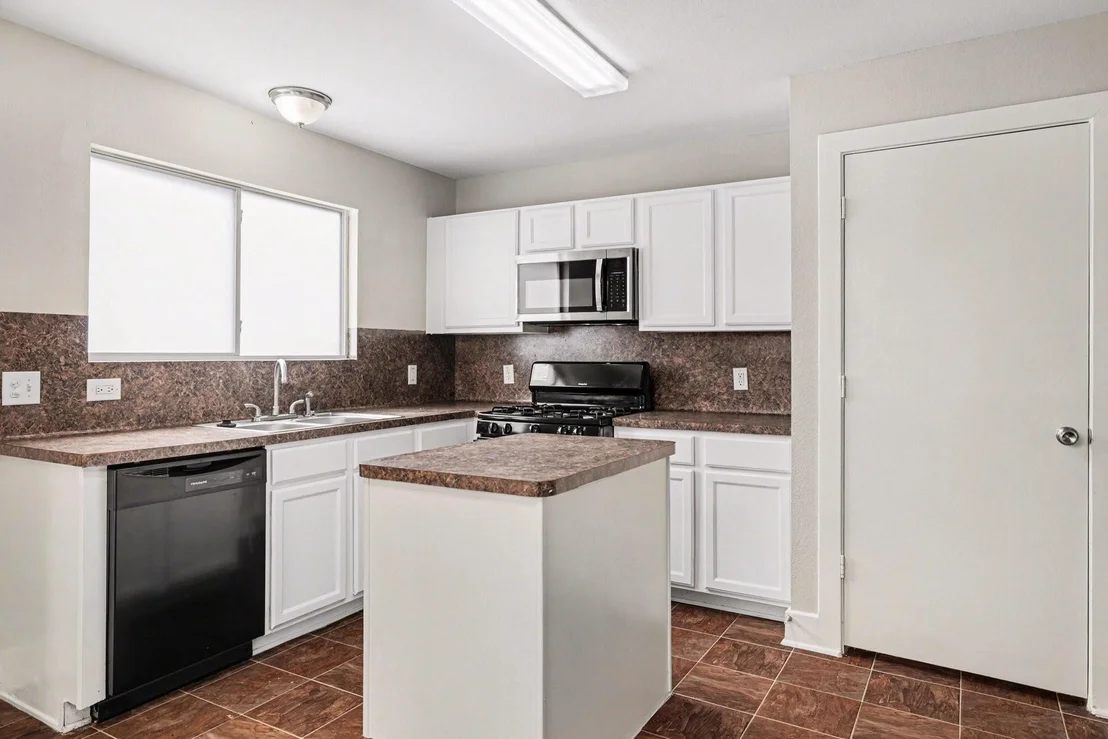 Photo of 817 Dragonfly Drive