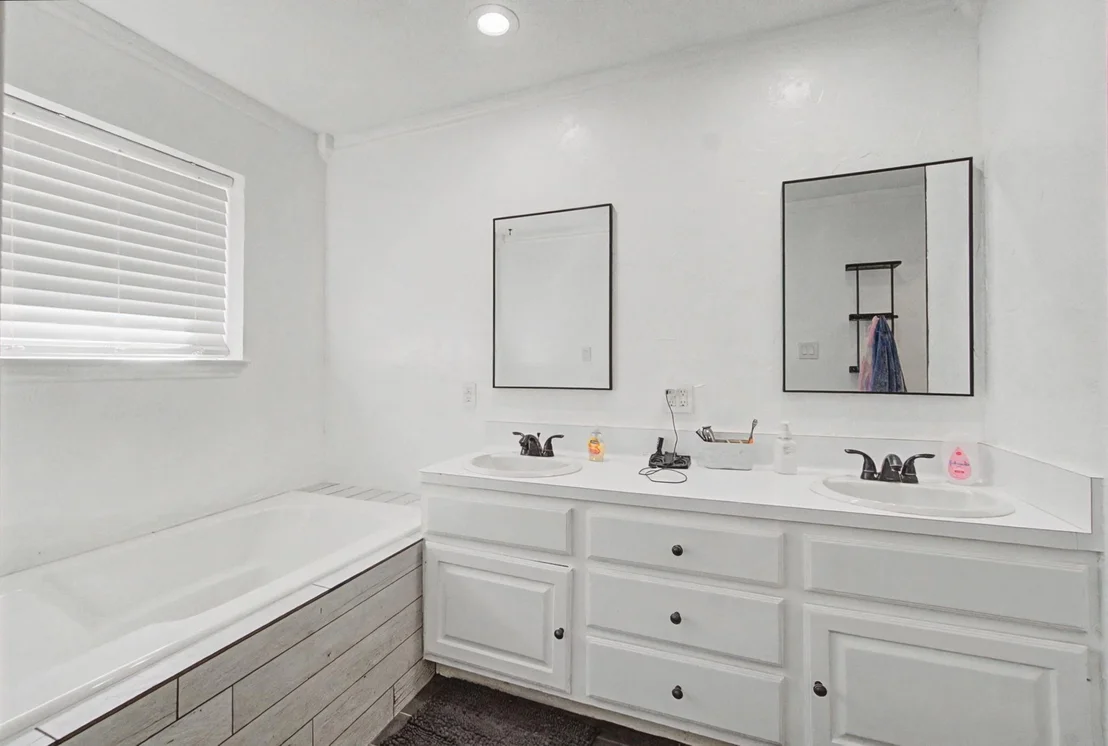 Photo of 502 Easy Street