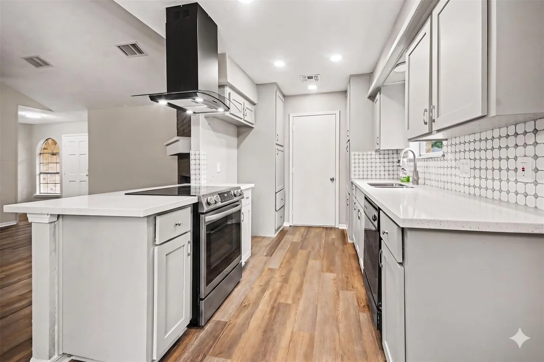 Photo of 3810 Clover Drive