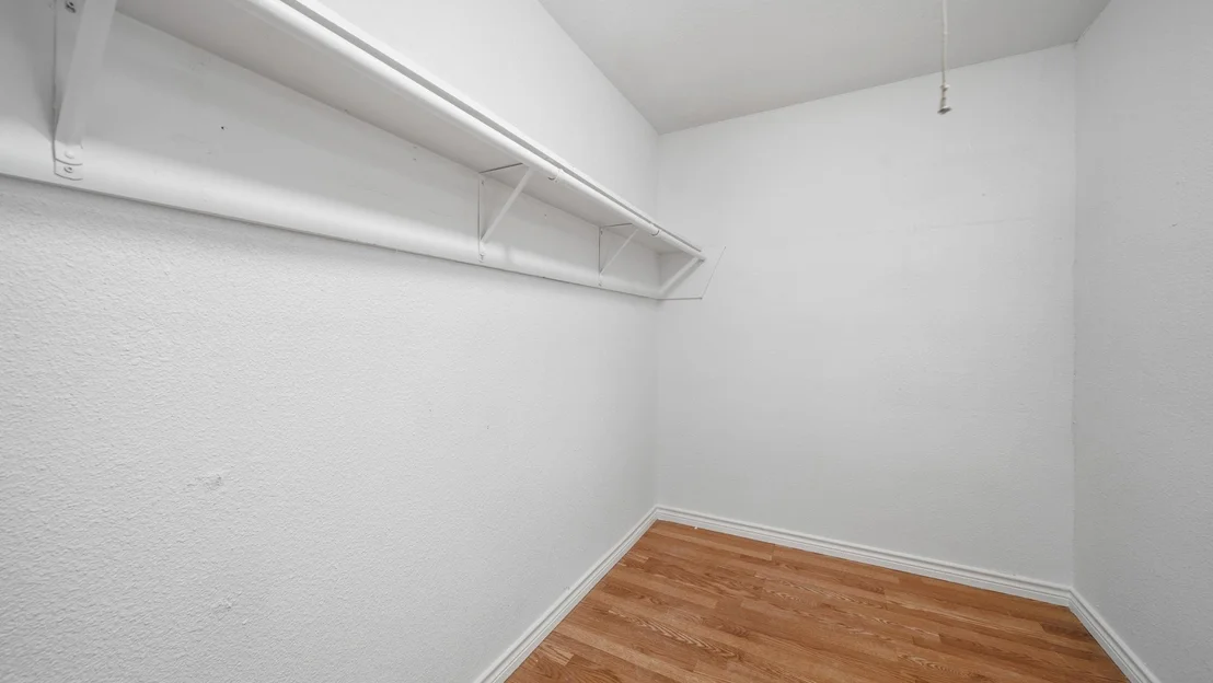 Photo of 1342 Padstow Lane