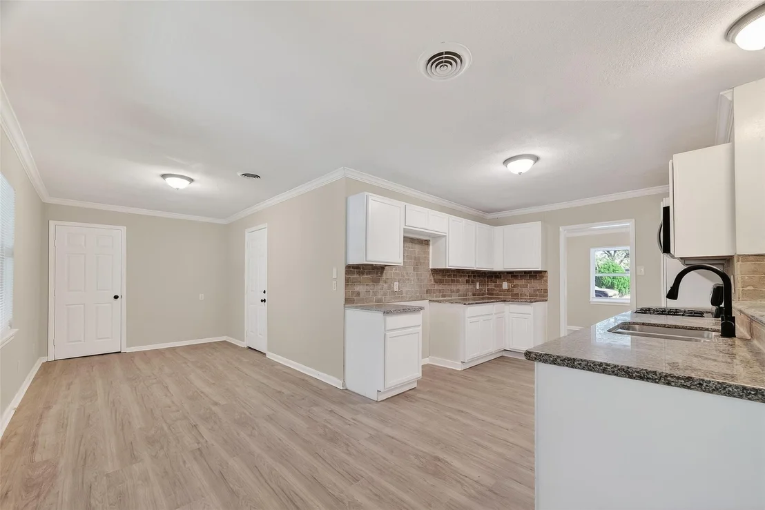 Photo of 105 Longridge Drive