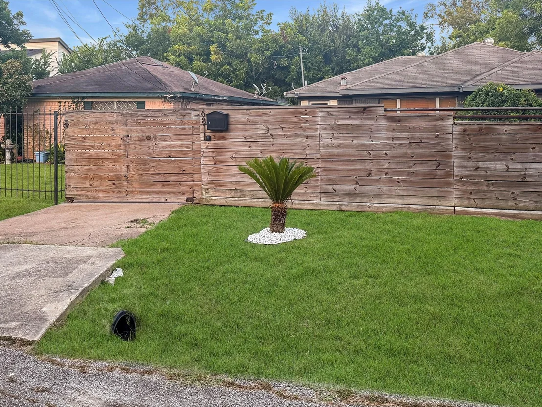 Photo of 6811 Saint Augustine Street