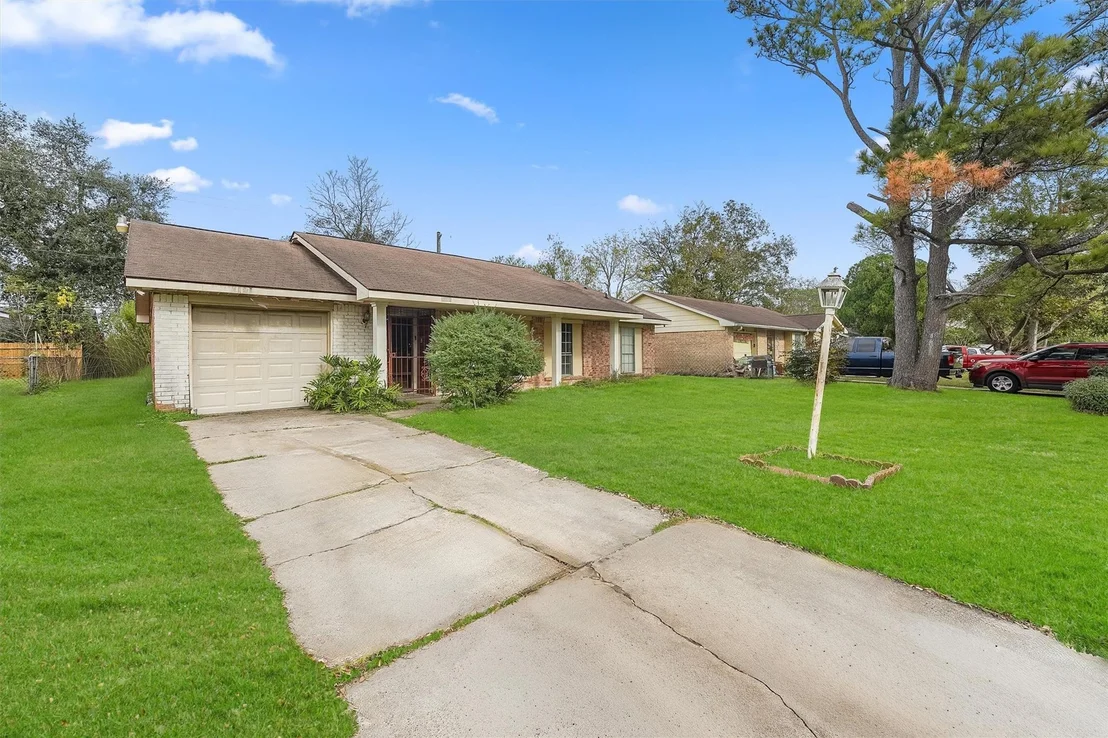 Photo of 5207 Madden Lane