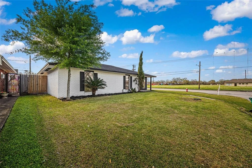 Photo of 2102 Cherry Lane