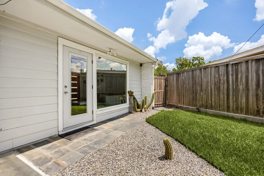 Photo of 6617 Scribner Road
