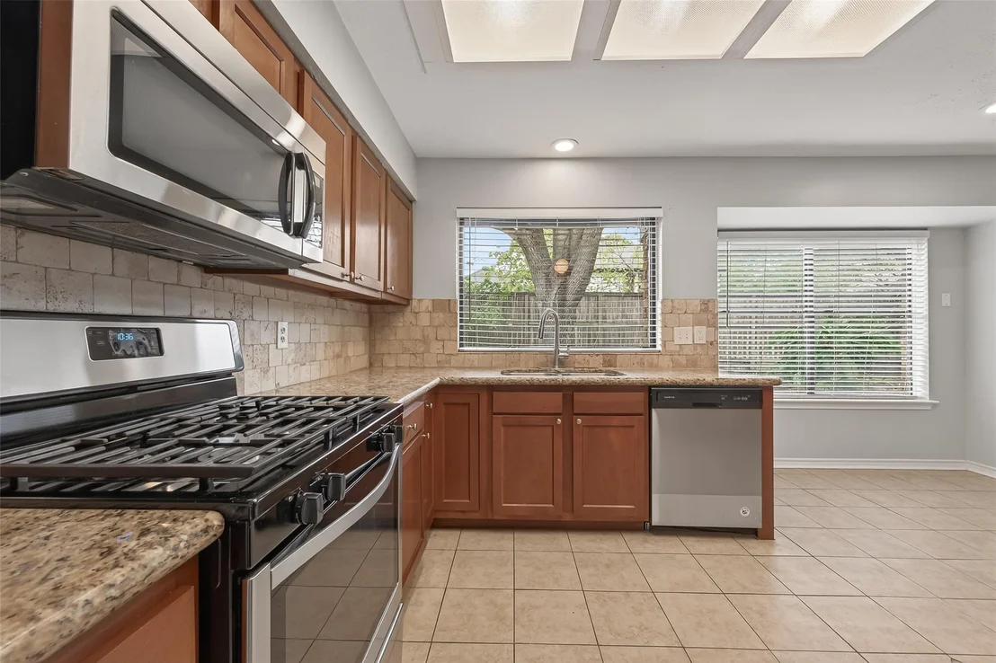 Photo of 22946 Provincial Boulevard