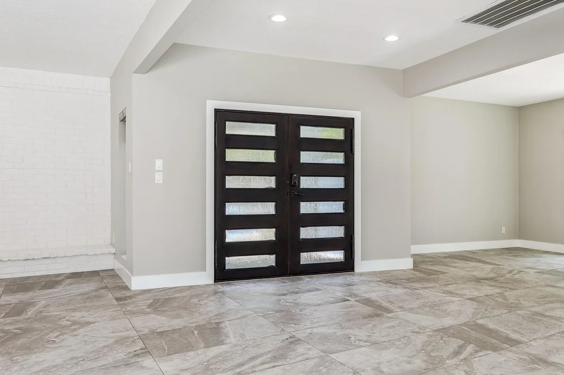 Photo of 922 Crossroads Drive