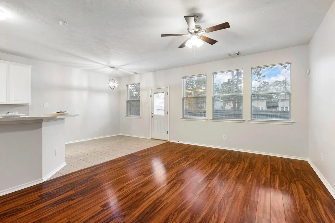 Photo of 215 W Stedhill Loop