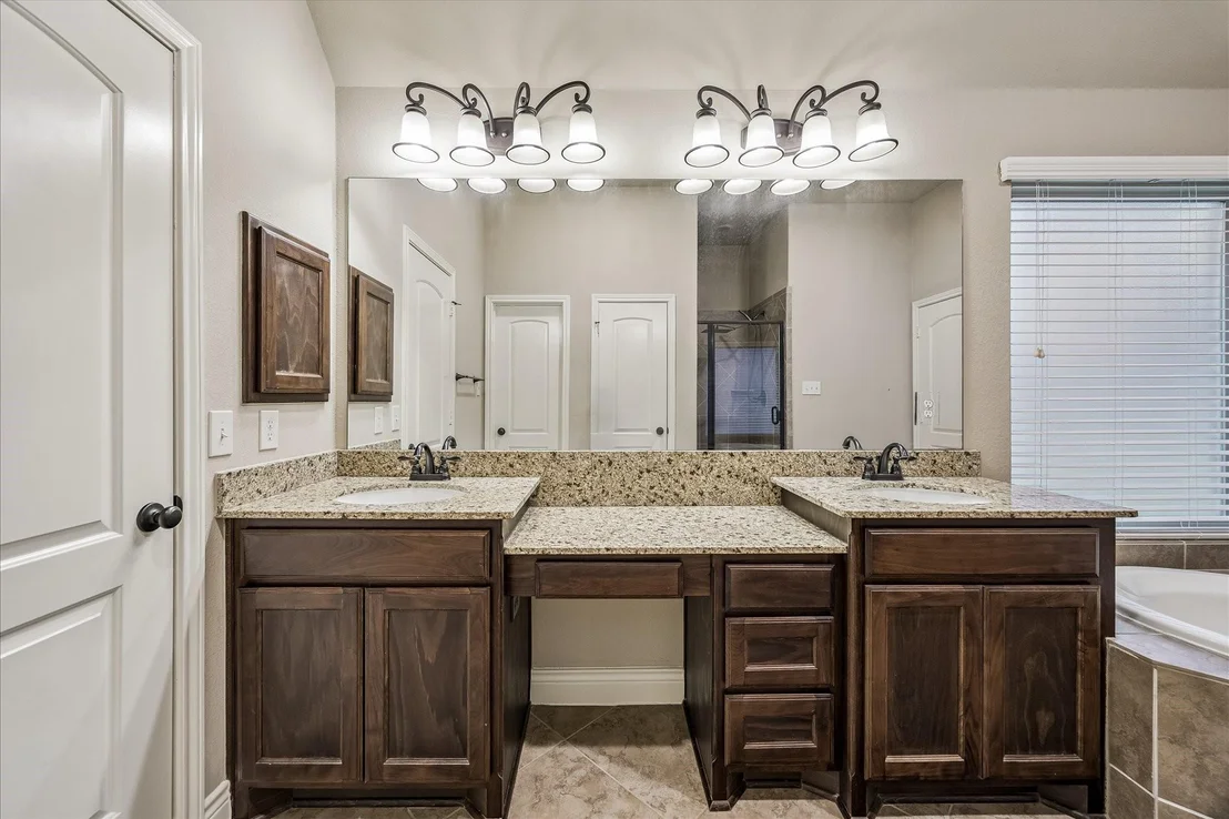 Photo of 18638 Roslyn Springs Drive
