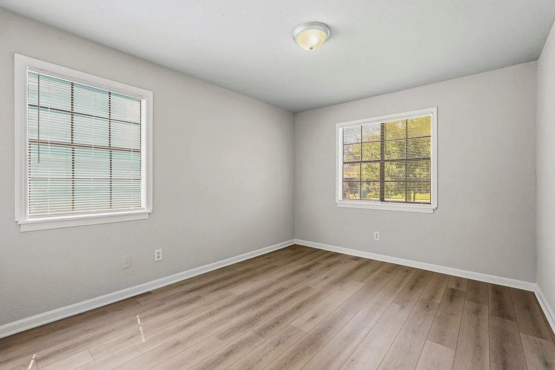 Photo of 2401 Windsor Lane