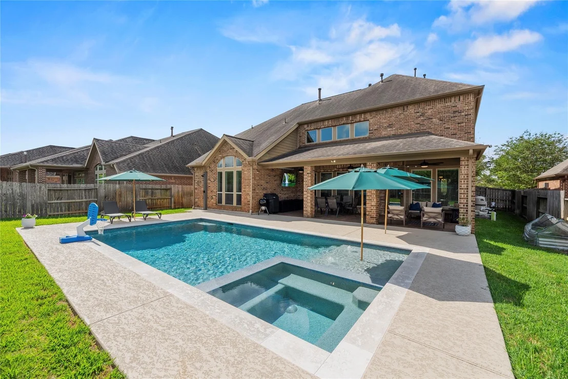 Photo of 18702 Town Bluff Drive