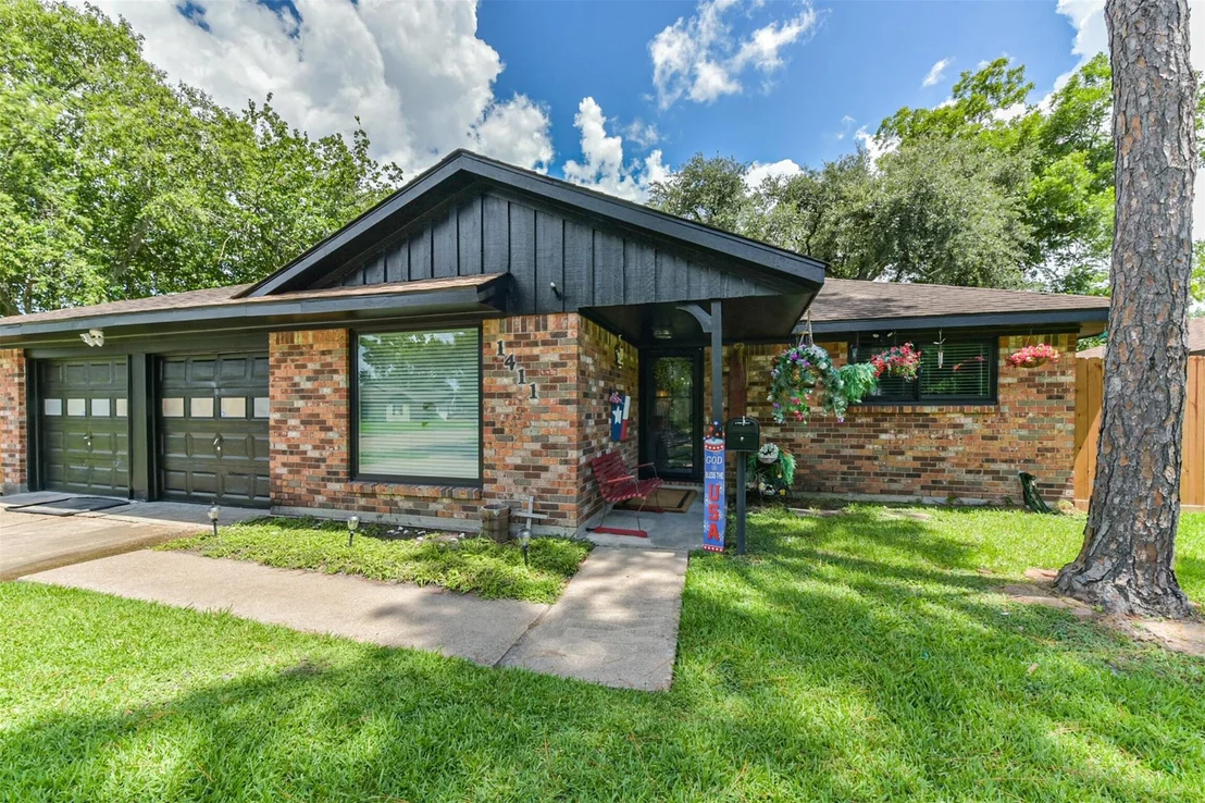 Photo of 1411 Blackburn Drive