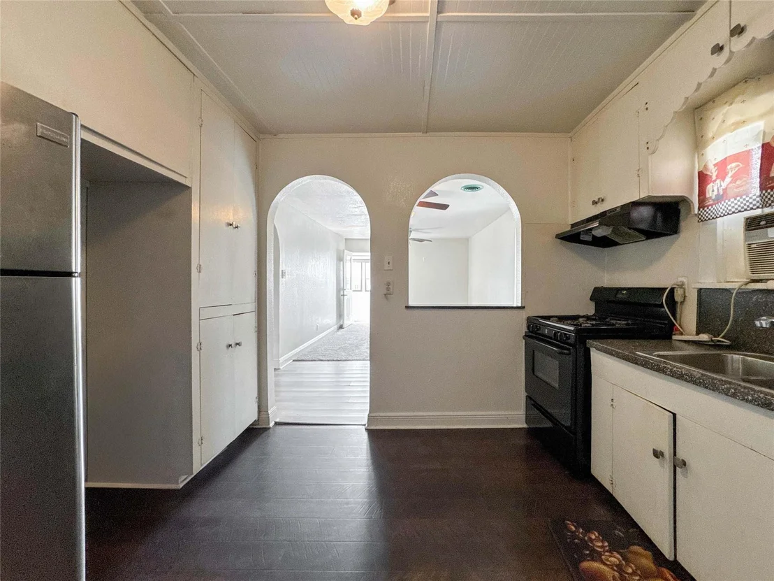 Photo of 8321 Leander Street