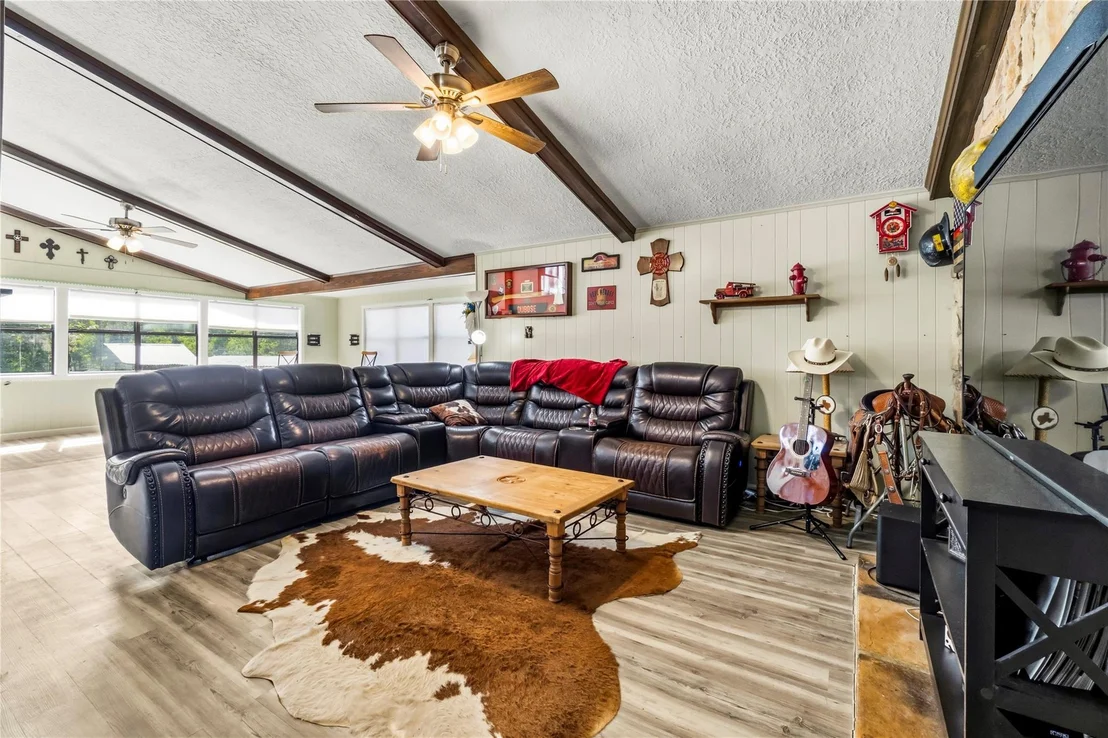 Photo of 146 Creekside Drive