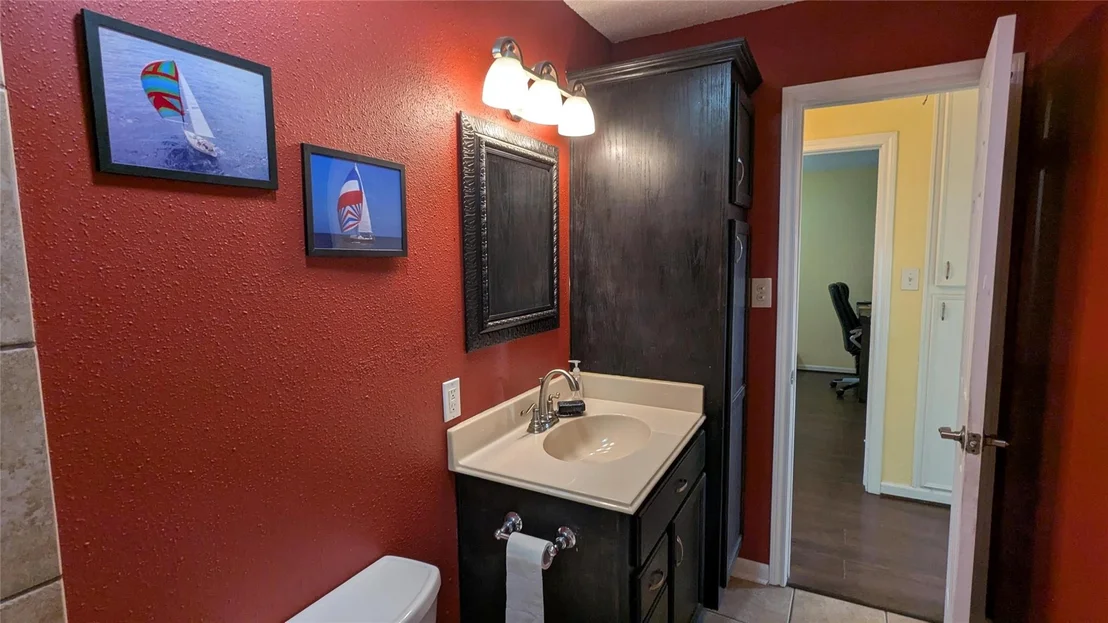 Photo of 4413 N Heron Drive