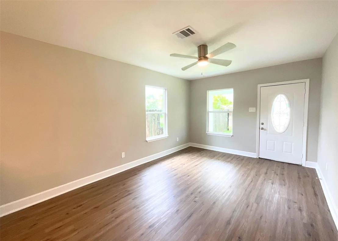 Photo of 7110 Avenue L