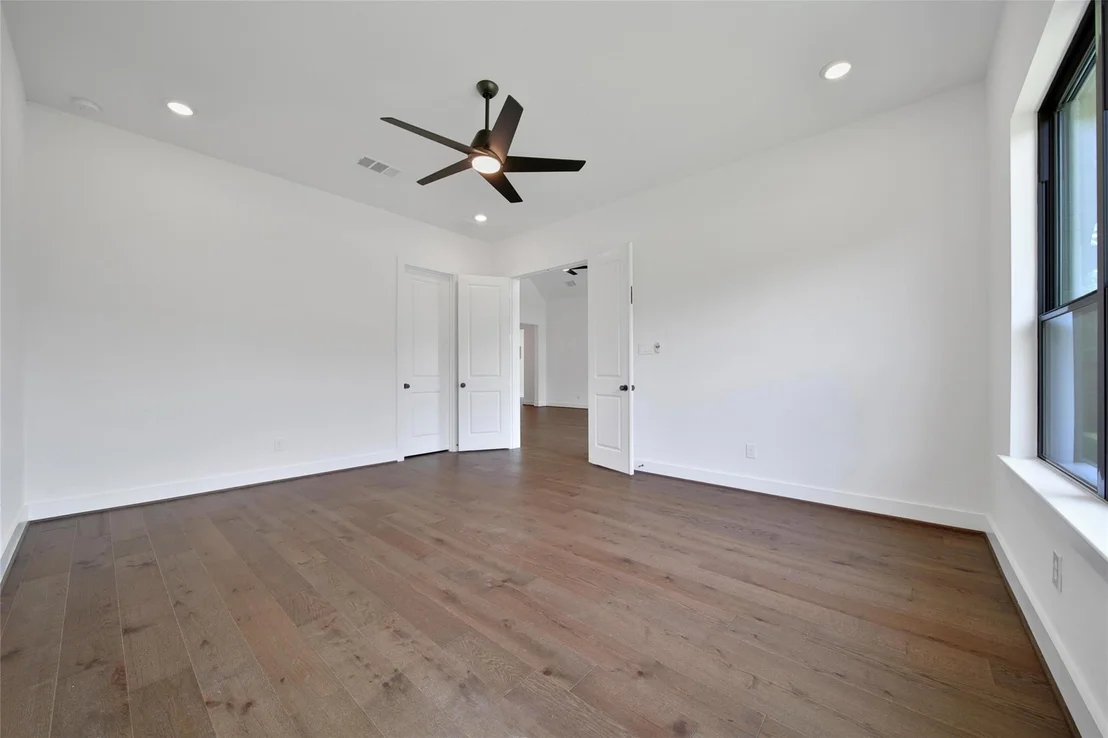 Photo of 4691 Bridgewood Drive