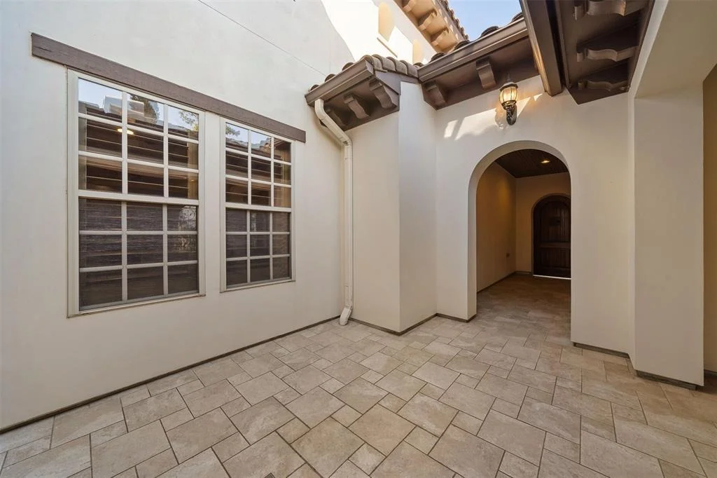 Photo of 46 N Player Manor Circle