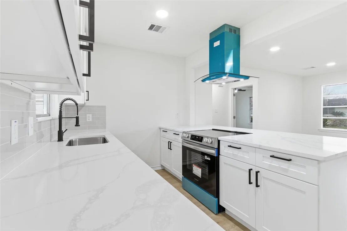 Photo of 2111 Briar Lane