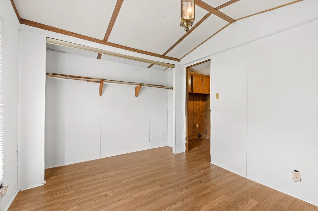 Photo of 370 Lakeside Circle