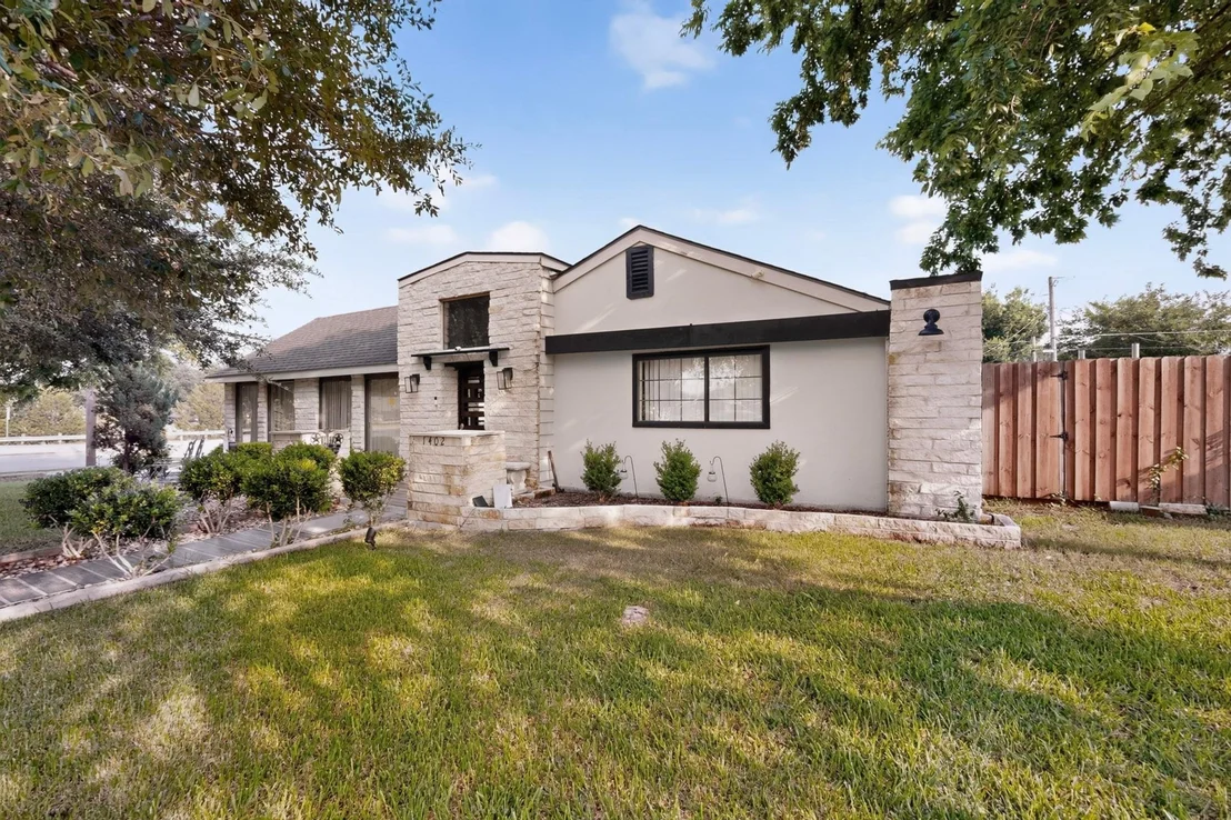 Photo of 1402 James Drive