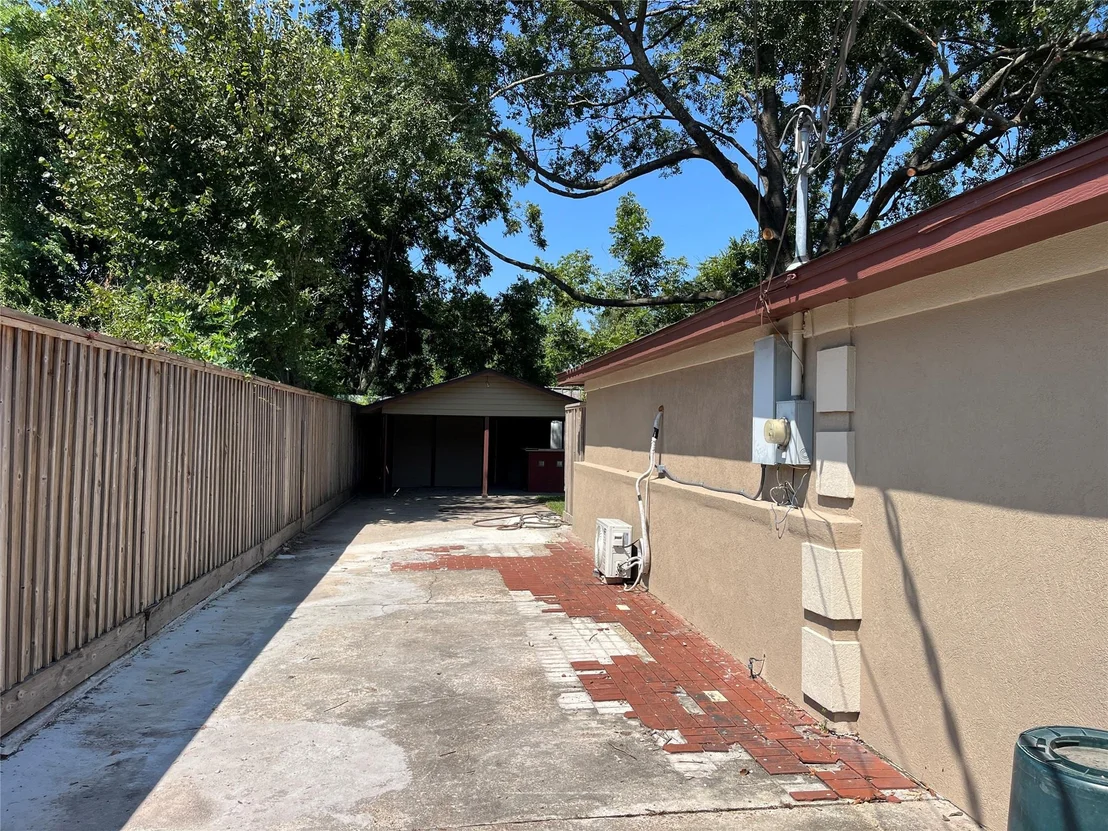 Photo of 2315 Langley Road
