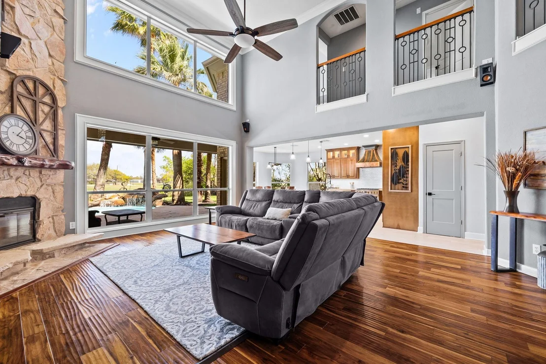 Photo of 2823 Irvington Drive