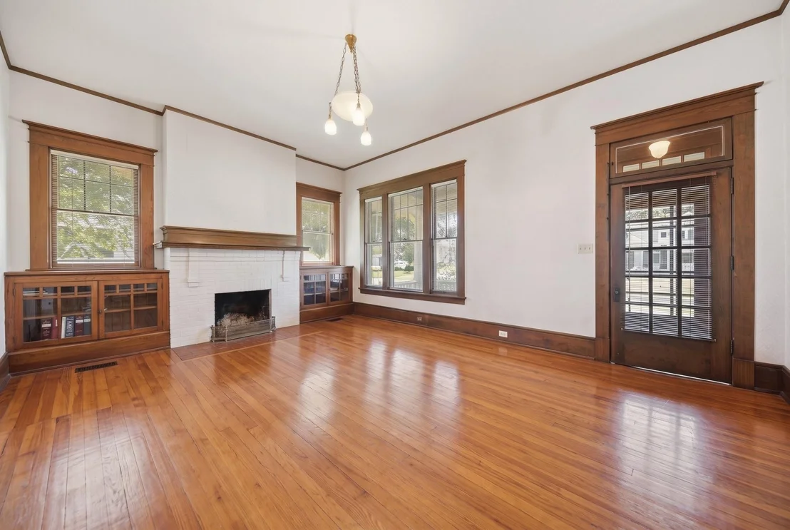 Photo of 405 College Avenue