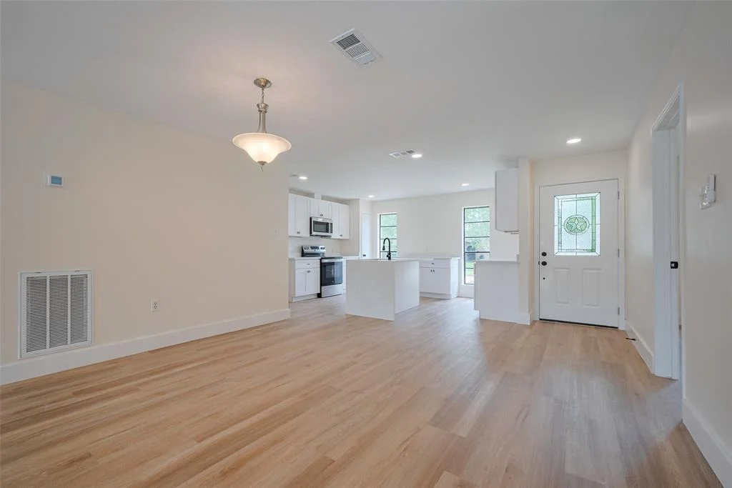 Photo of 839 Voyager Drive