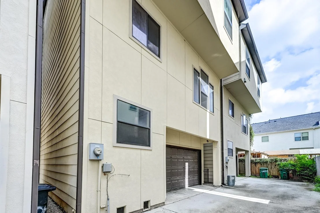 Photo of 2308 Couch Street
