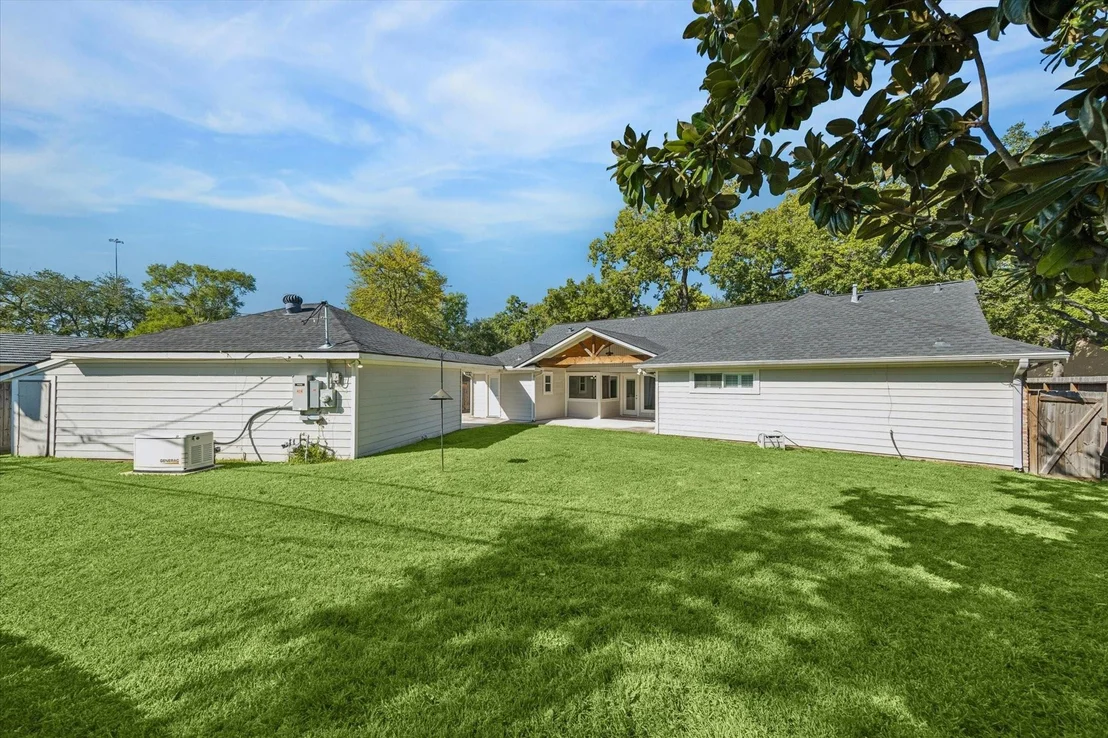 Photo of 10323 Pine Forest Road