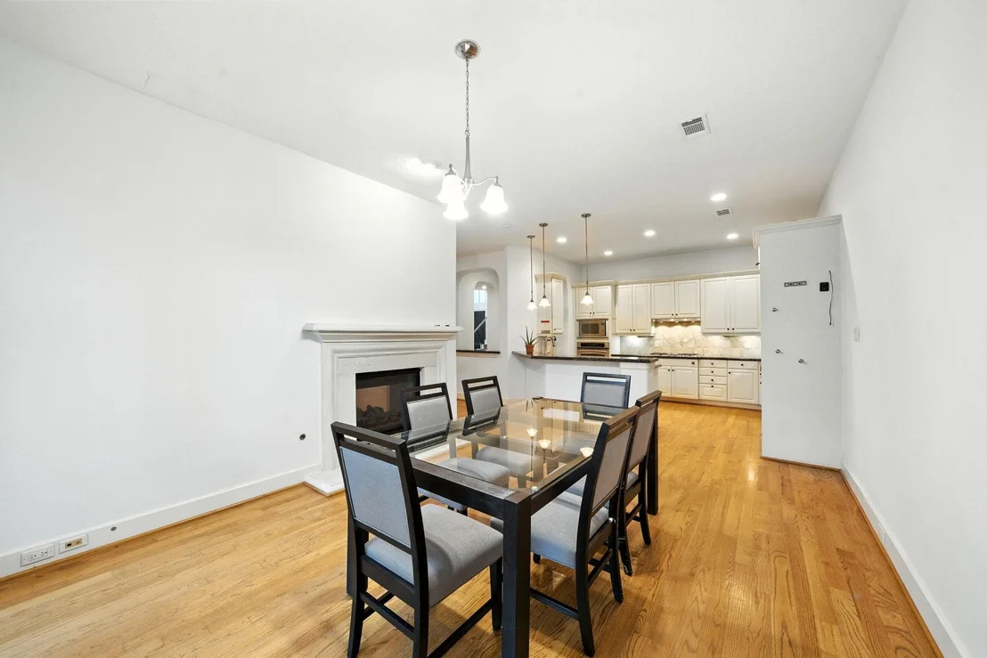 Photo of 2714 Stuart Manor