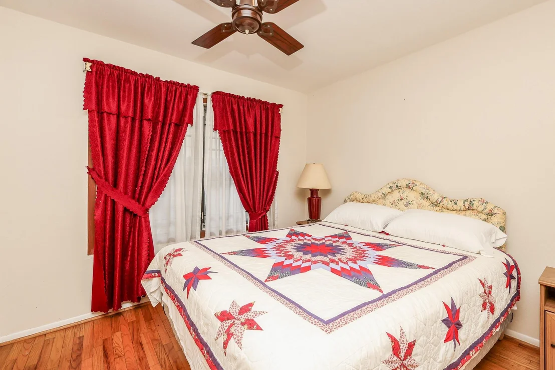 Photo of 6834 Hendon Lane