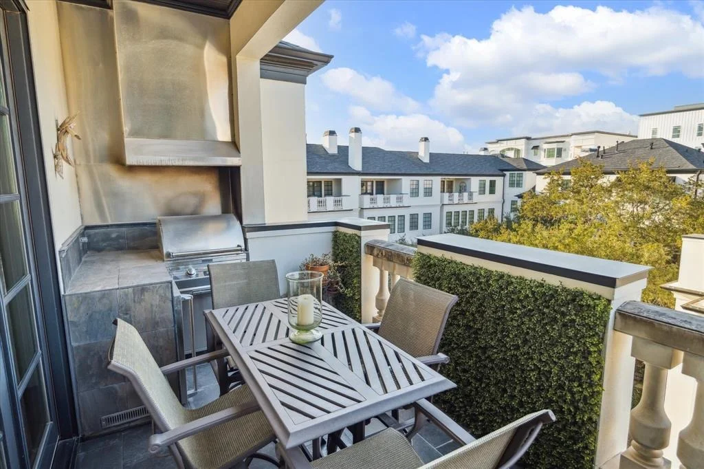 Photo of 1747 Sunset Boulevard