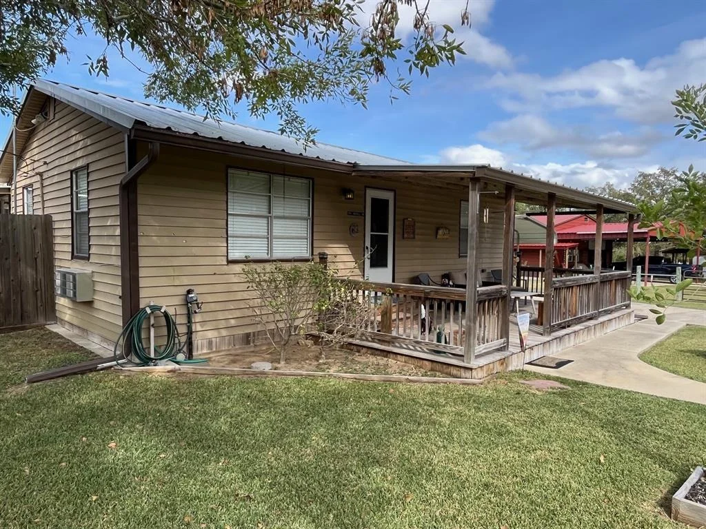 Photo of 302 Oak Hill Drive