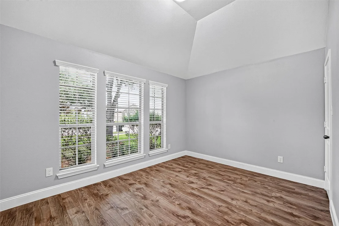 Photo of 5606 Walnut Glen Lane