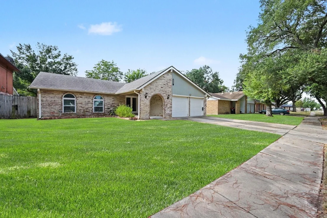Photo of 21619 Cimarron Parkway