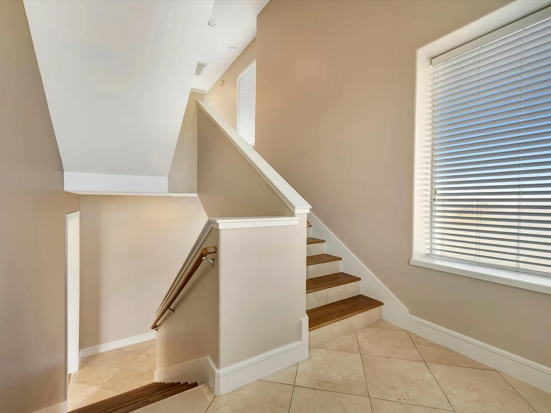 Photo of 606 2nd St
