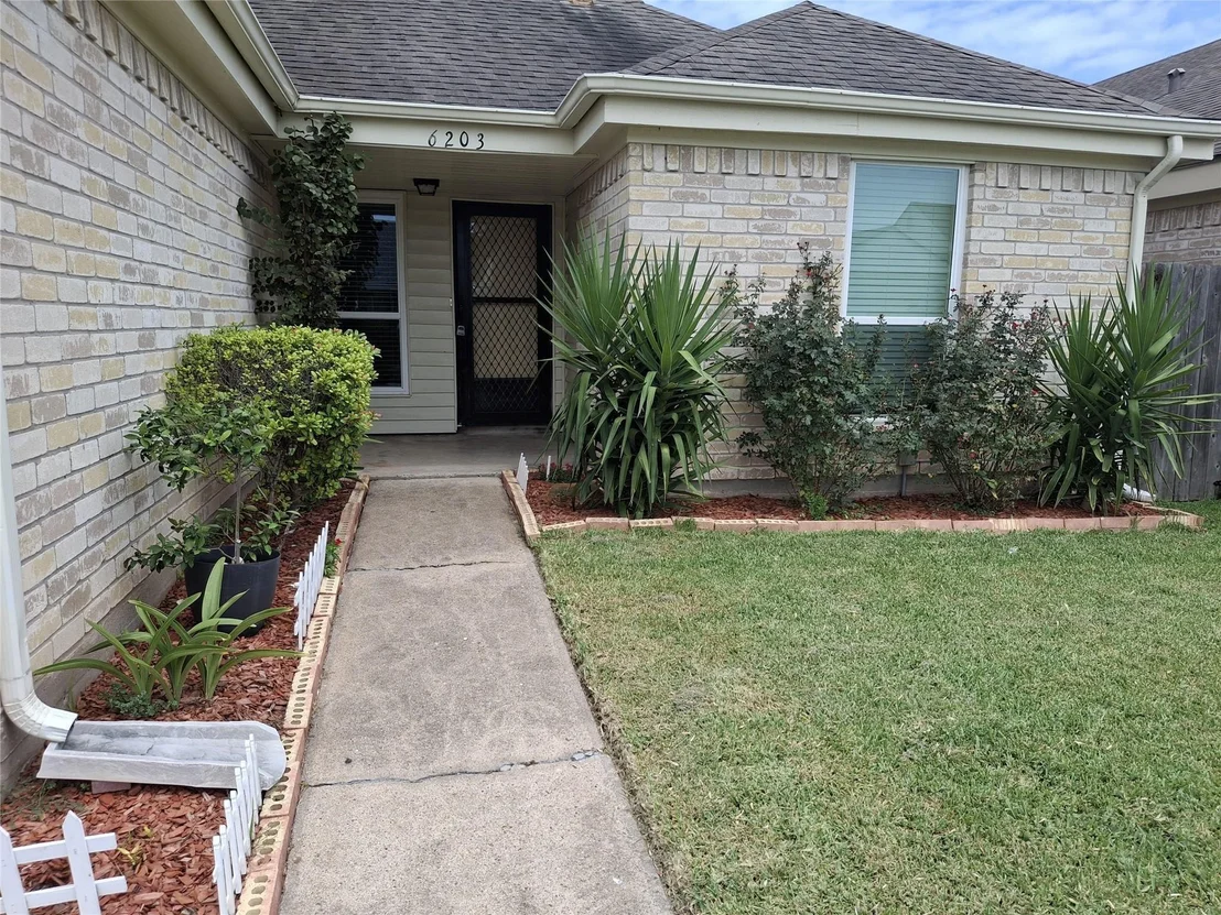 Photo of 6203 Gladewell Drive