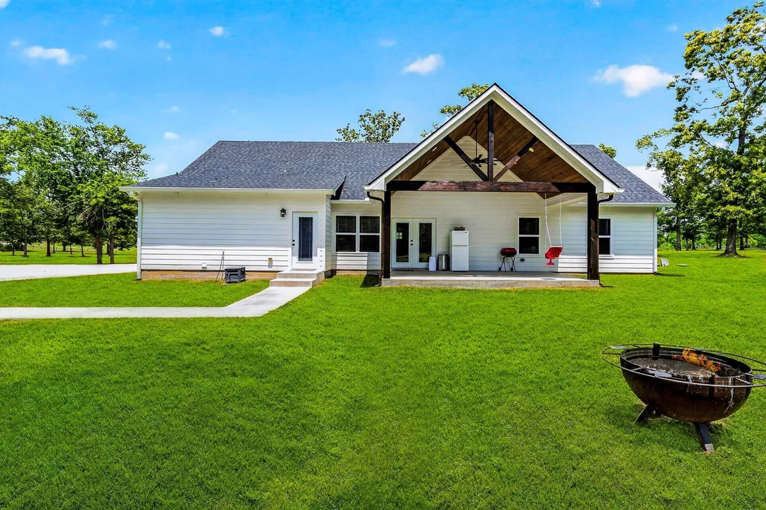 Photo of 950 Brushy Creek Drive