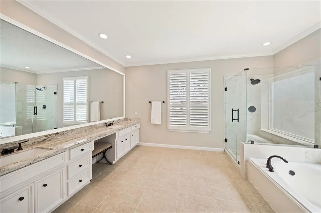 Photo of 2123 Riverside Drive