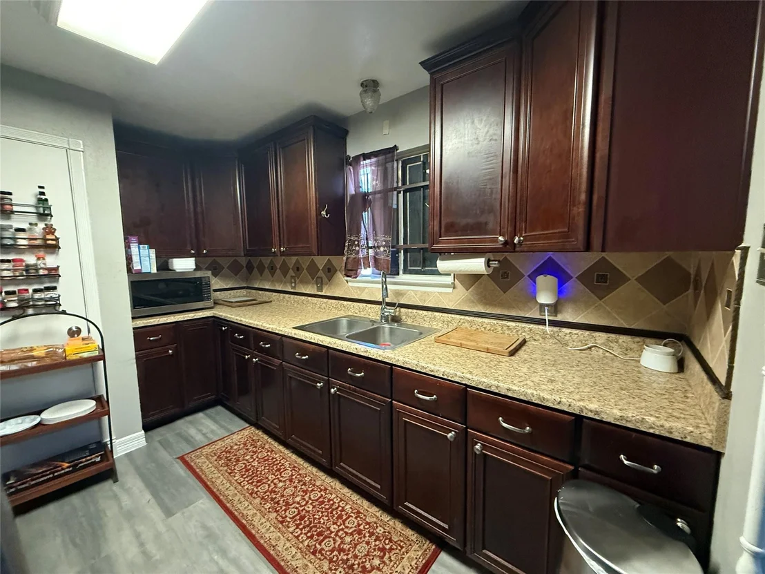 Photo of 214 Maybrook Drive