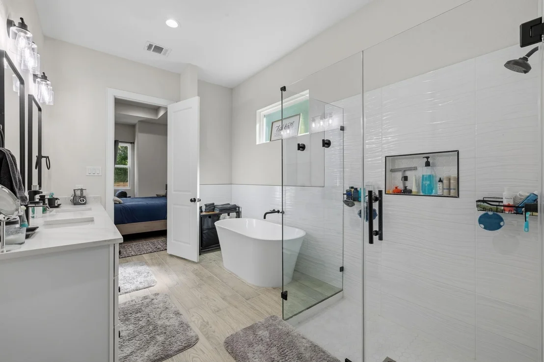 Photo of 2439 Centurian Circle