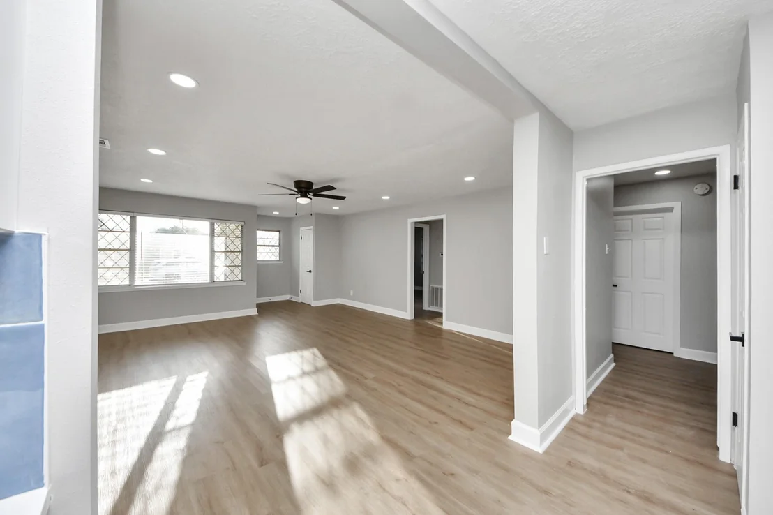 Photo of 1812 Locklaine Drive